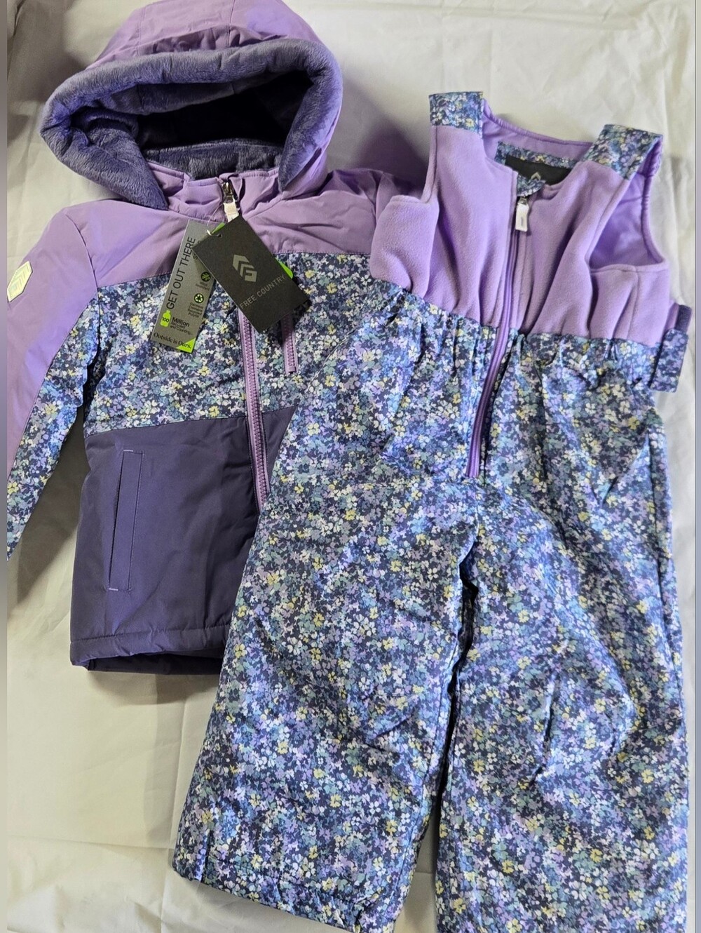 Brand new Free Country brand girls size 4T Winter jacket and snow bibs set